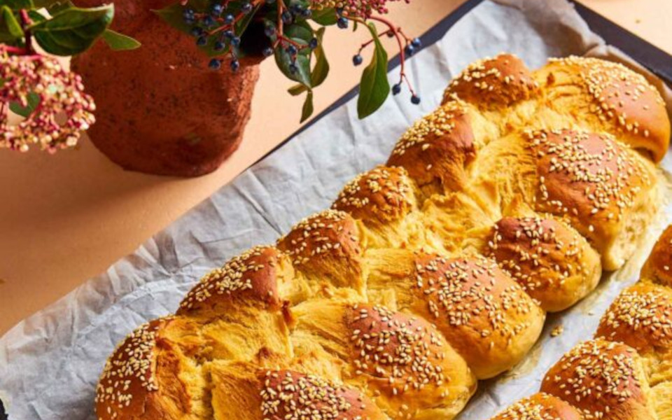 νηστίσιμα-τσουρέκια-562373785