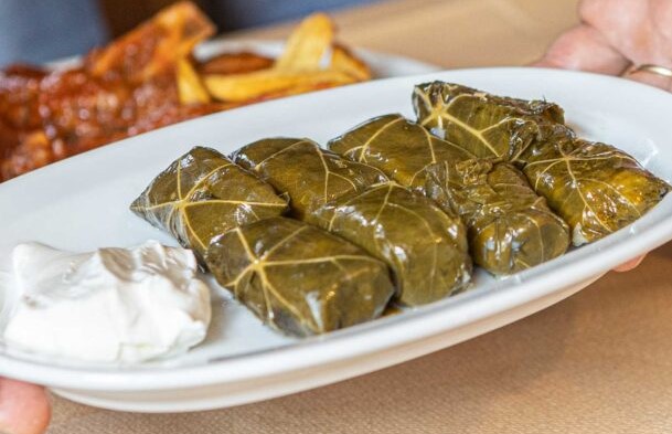 τα-ντολμαδάκια-γιαλαντζί-της-ταβέρνα-562351762