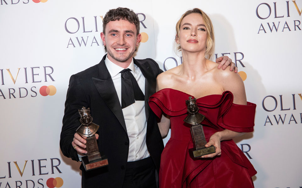 λονδίνο-τζόντι-κόμερ-και-πολ-μεσκάλ-θρ-562352719