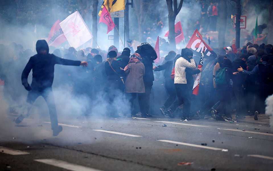 Γαλλία: Επεισόδια, συλλήψεις και τραυματίες στον 11ο γύρο κινητοποιήσεων-11