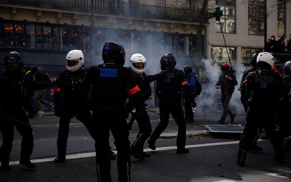 Γαλλία: Επεισόδια, συλλήψεις και τραυματίες στον 11ο γύρο κινητοποιήσεων-18
