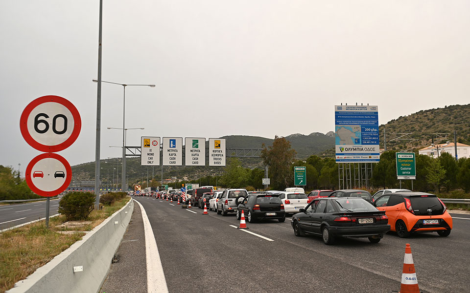 πάσχα-πάνω-από-100-χιλιάδες-οχήματα-έχου-562369456