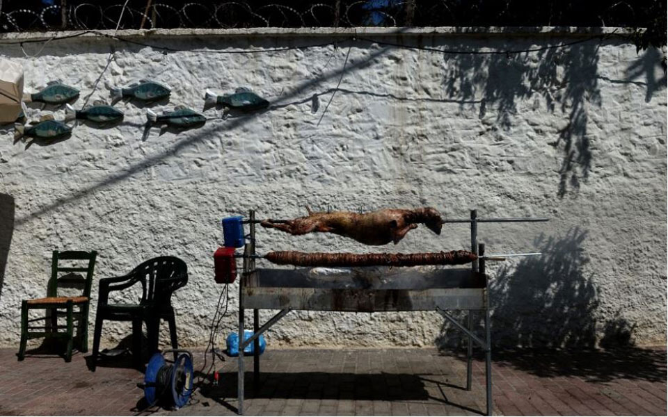 ας-μπούμε-κατευθείαν-στο-ψητό-562374940