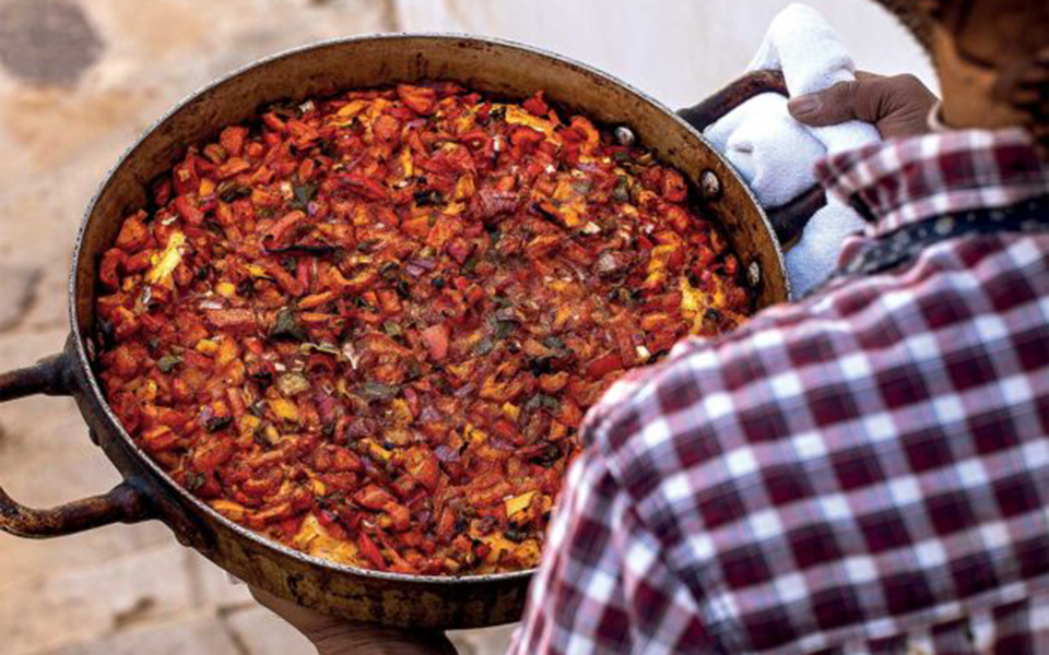 πίτσα-νηστίσιμη-με-ντομάτες-και-πιπερ-562352101