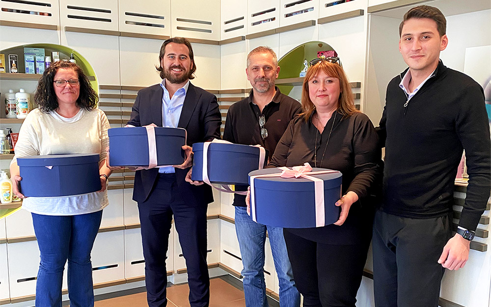 a-smile-for-every-woman-h-smile-βόσμανδρος-δ-α-ε-στο-πλευρό-τ-562369732