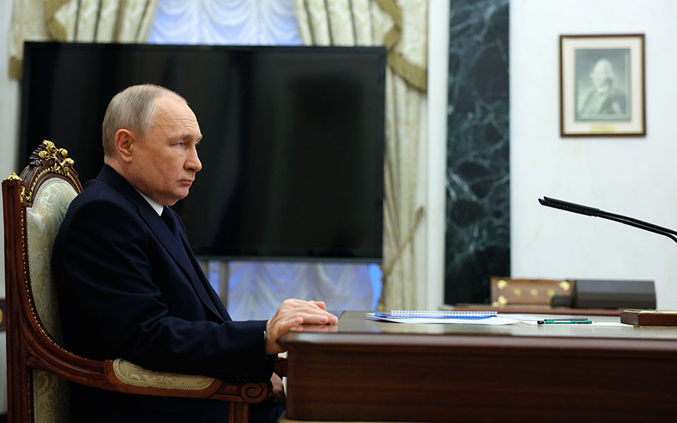 politico-μήπως-οι-ηπα-χαρίστηκαν-στον-πούτ-562365376