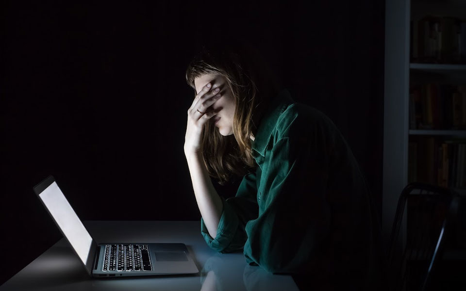 γυναίκες-καταγγέλλουν-διακίνηση-ψεύ-562371628