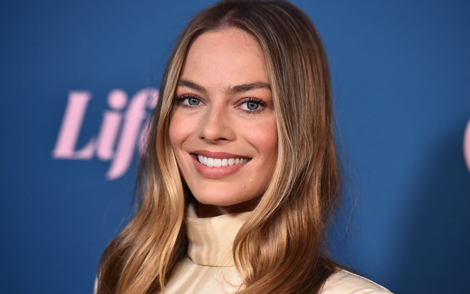 barbie-η-μάργκοτ-ρόμπι-μας-μεταφέρει-στον-562356754