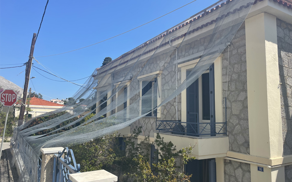 ρουκετοπόλεμος-με-απαγορεύσεις-και-562374406