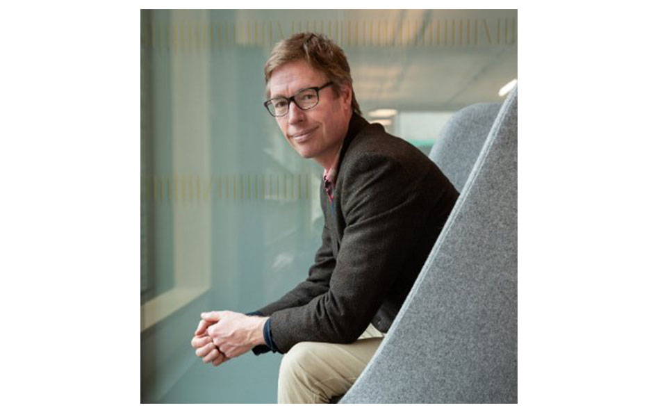 τζέιμς-ντέιβις-στην-κ-πώς-παγιδεύετ-562374106