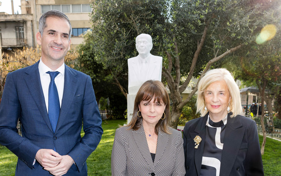 σε-κλίμα-συγκίνησης-τα-αποκαλυπτήρια-562373911