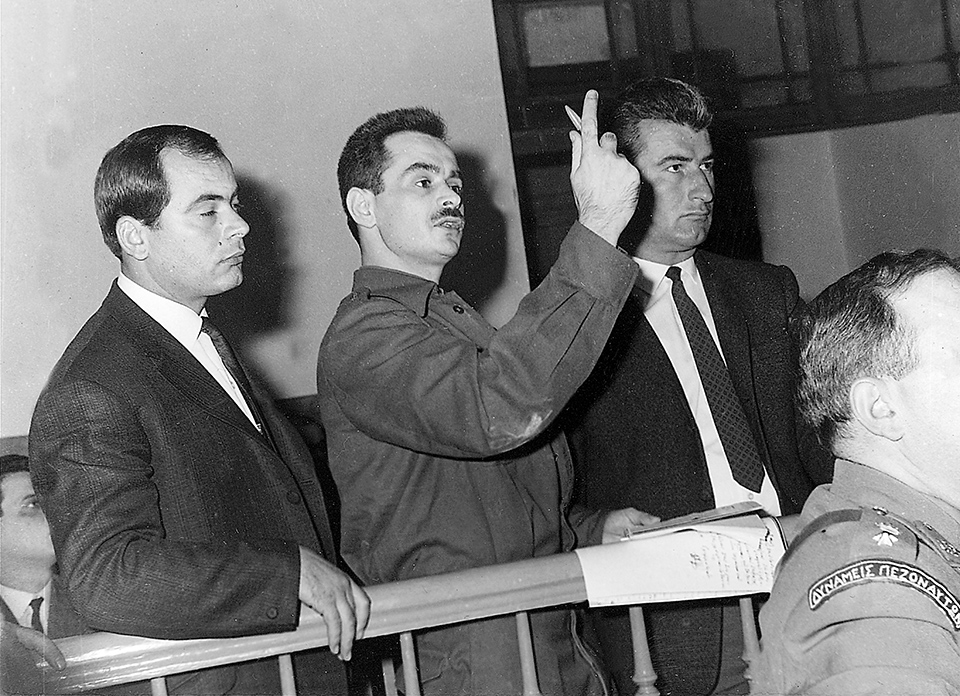 σαν-σήμερα-1η-μαΐου-1976-σκοτώνεται-σε-τρ-562395157