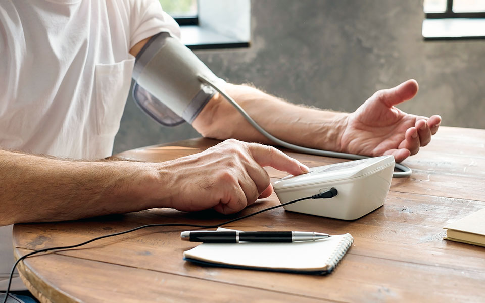 τι-να-κάνετε-όταν-η-πίεσή-σας-παραμένει-562358929