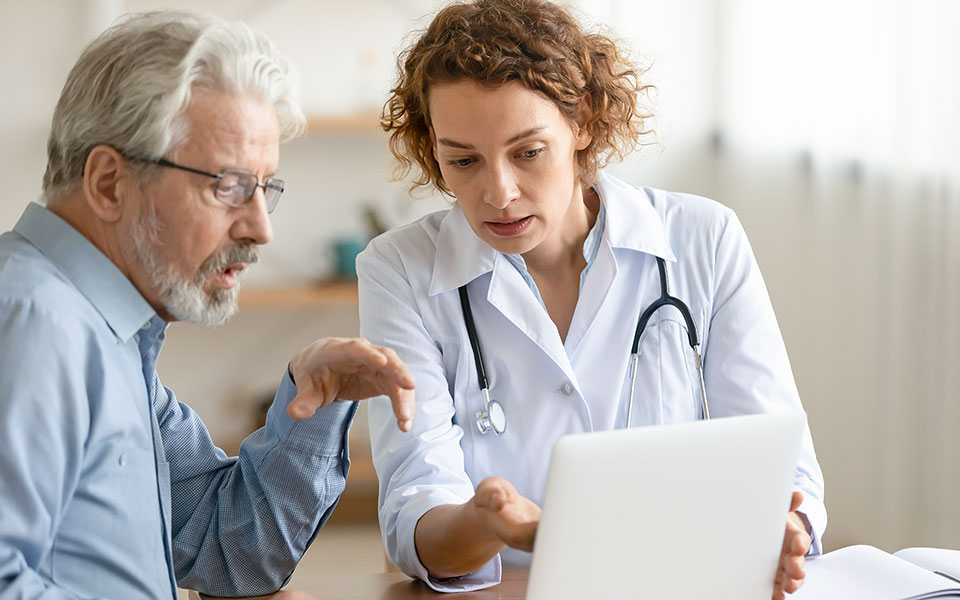 μια-ματιά-στις-εξετάσεις-προσυμπτωμα-562376203