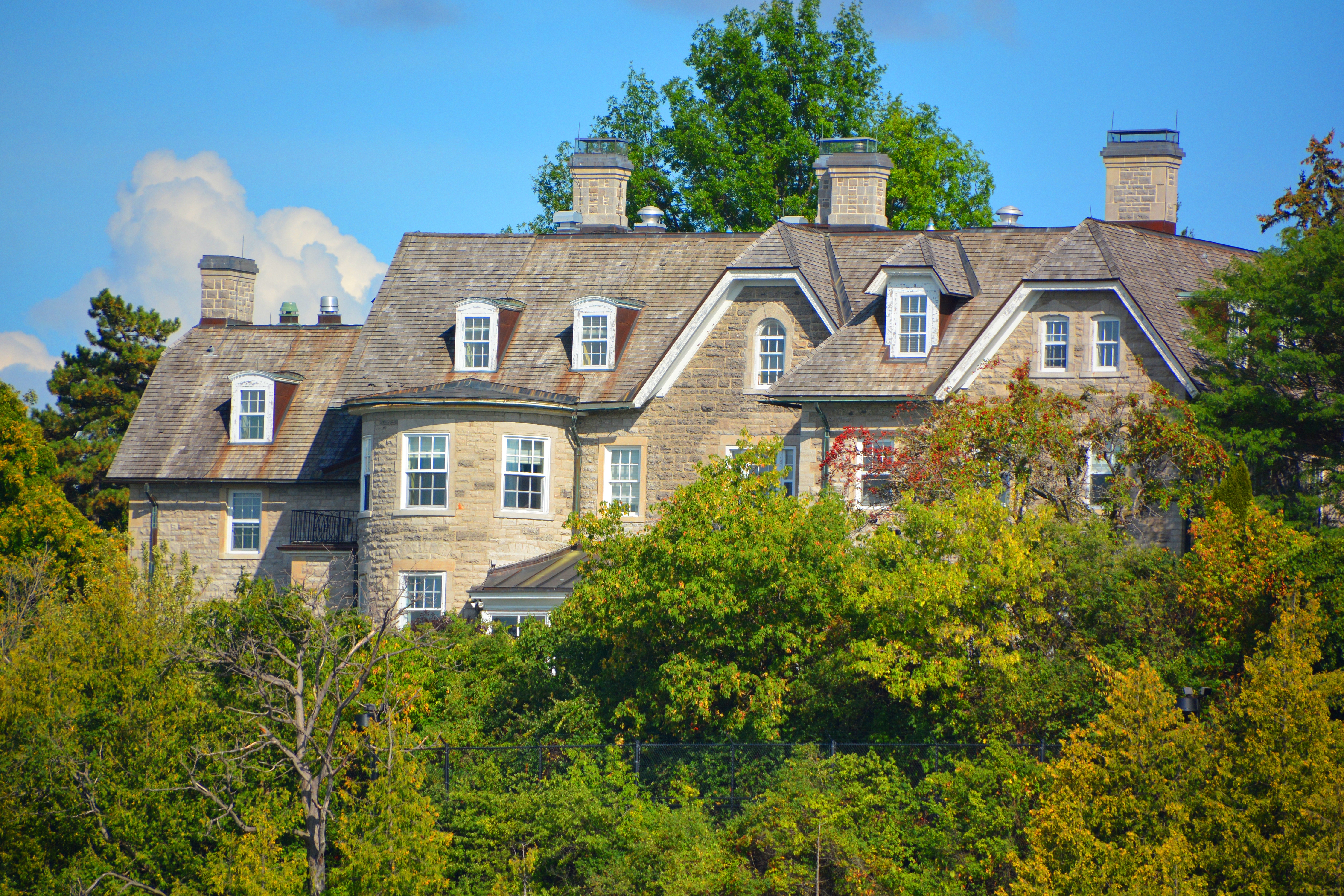 Ντροπή στον Καναδά για την πρωθυπουργική κατοικία – Γεμάτη ποντίκια και μούχλα-1