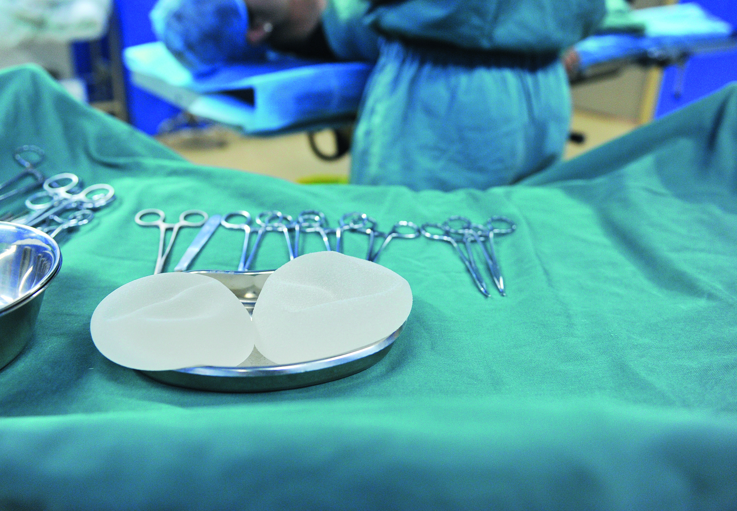 FDA: Πώς να κατανοούν οι γυναίκες τους κινδύνους και τα οφέλη των εμφυτευμάτων στήθους-1