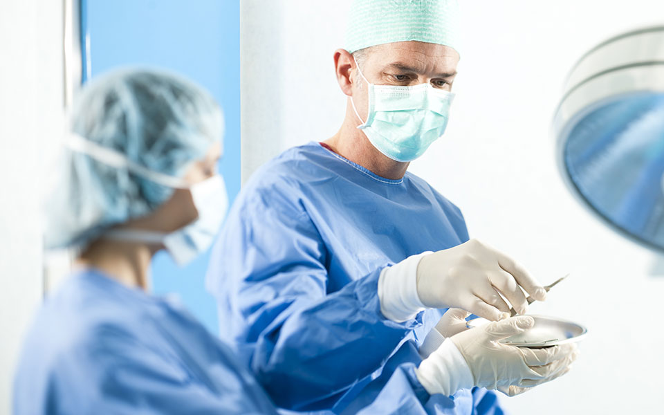 καταδίκη-σε-δύο-γιατρούς-που-ξέχασαν-χ-562365802