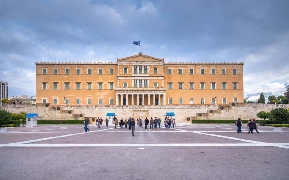 στη-βουλή-η-τροπολογία-για-το-κόμμα-κασ-562365142