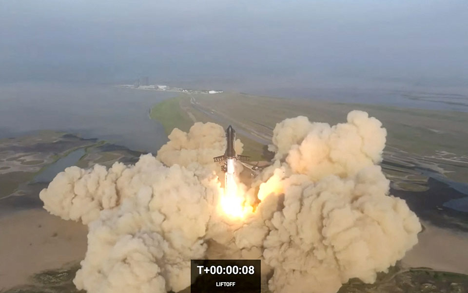 spacex-εκτοξεύτηκε-αλλά-εξερράγη-στον-αέρα-562380580