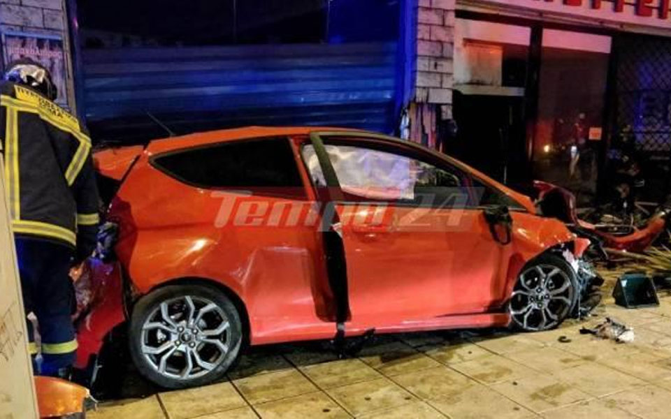 πάτρα-τροχαίο-με-3-τραυματίες-αυτοκί-562356685