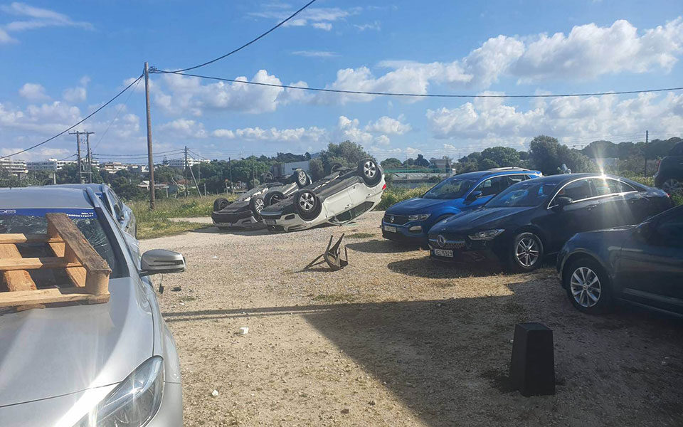 «Πόλεμος» για την Uber στη Ρόδο-1