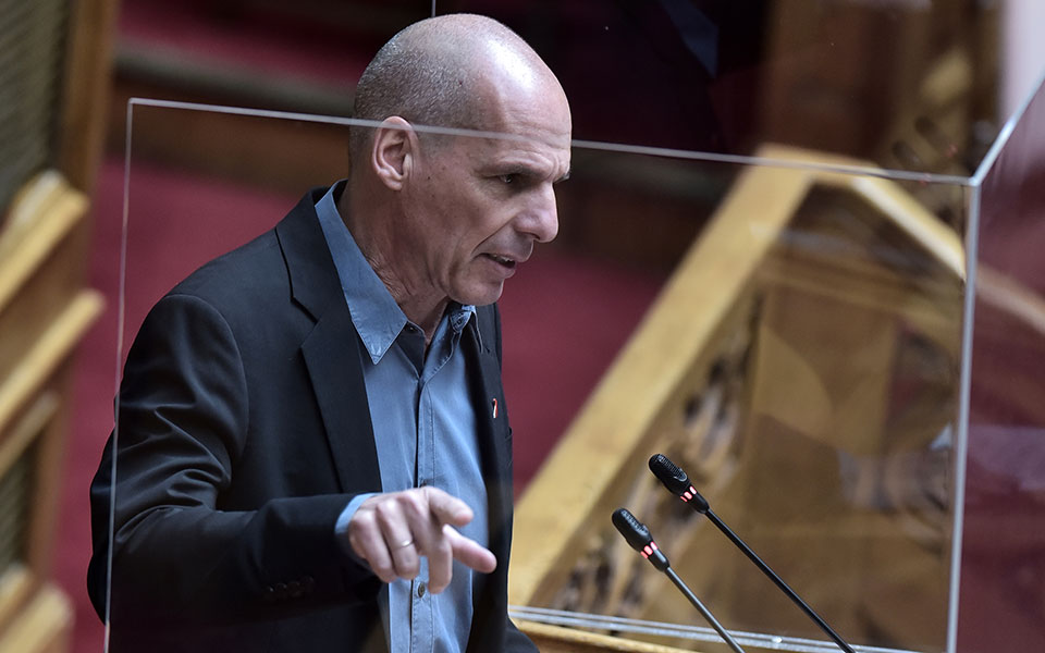 βαρουφάκης-το-πάσχα-φέρνει-κάθε-άνοιξ-562374886
