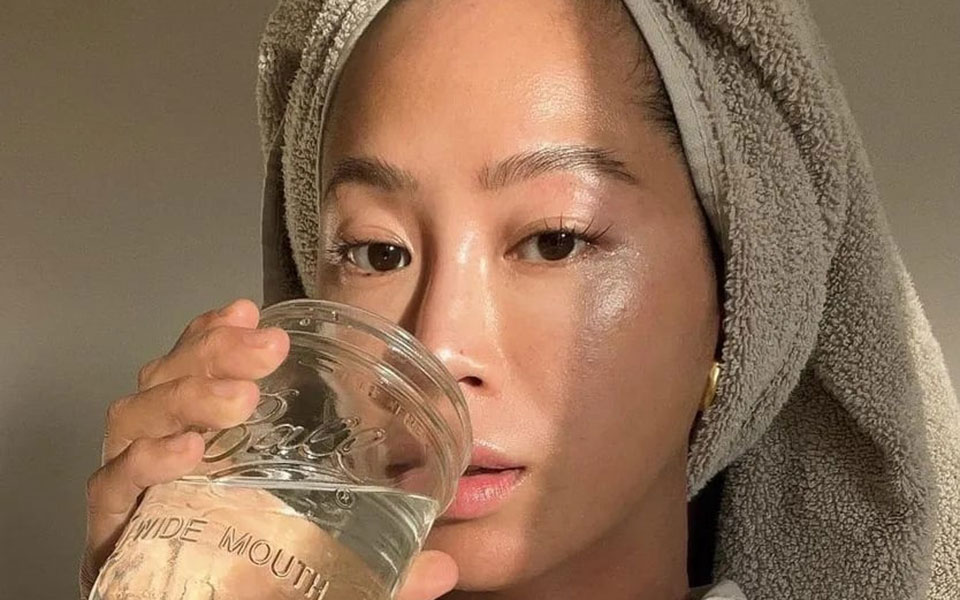 watertok-to-viral-trick-του-tik-tok-για-να-πίνετε-περισσότερο-νε-562395505