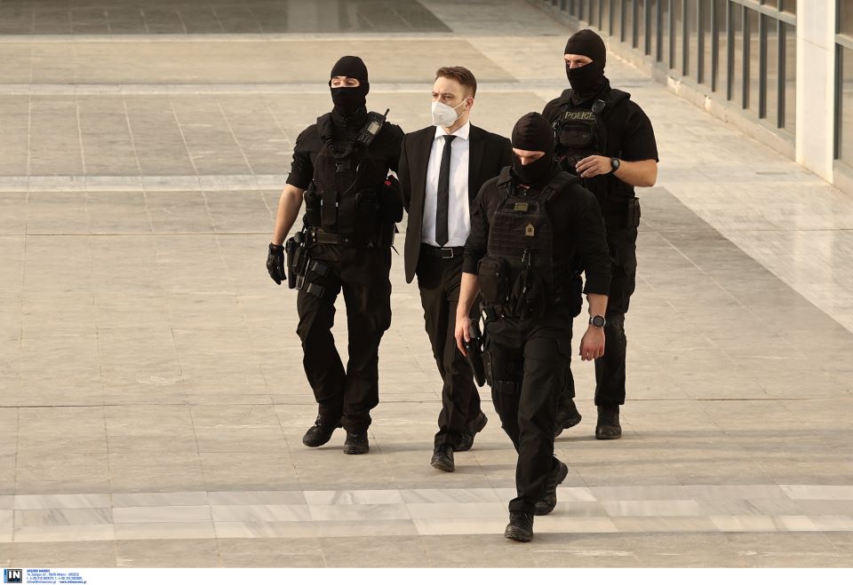 εγκλημα-στα-γλυκά-νερά-πράος-ψύχραιμ-562408399