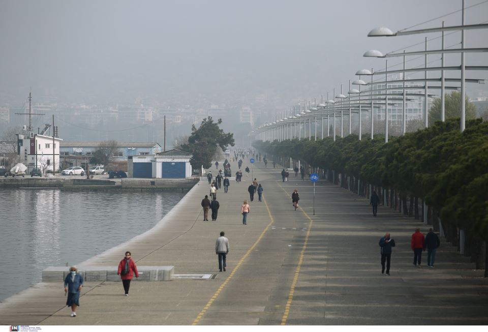 καιρός-αφρικανική-σκόνη-και-ζέστη-σήμ-562420459