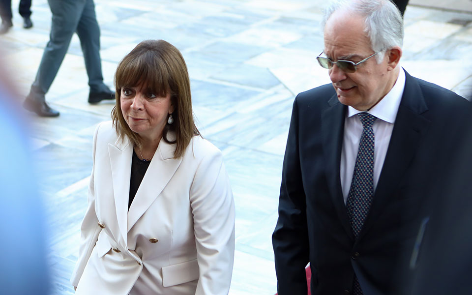 Ολοκληρώθηκε η ορκωμοσία της νέας Βουλής-4