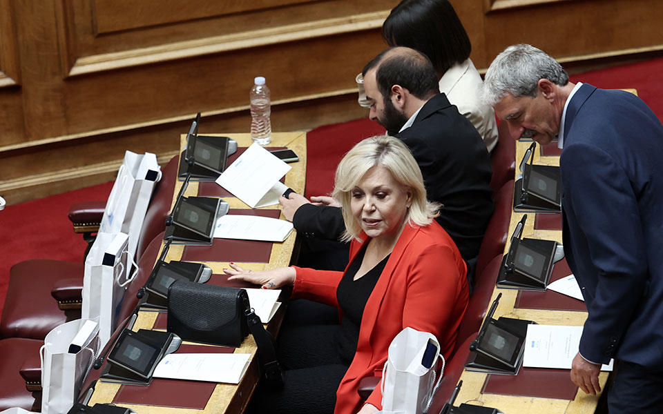 Ολοκληρώθηκε η ορκωμοσία της νέας Βουλής-6