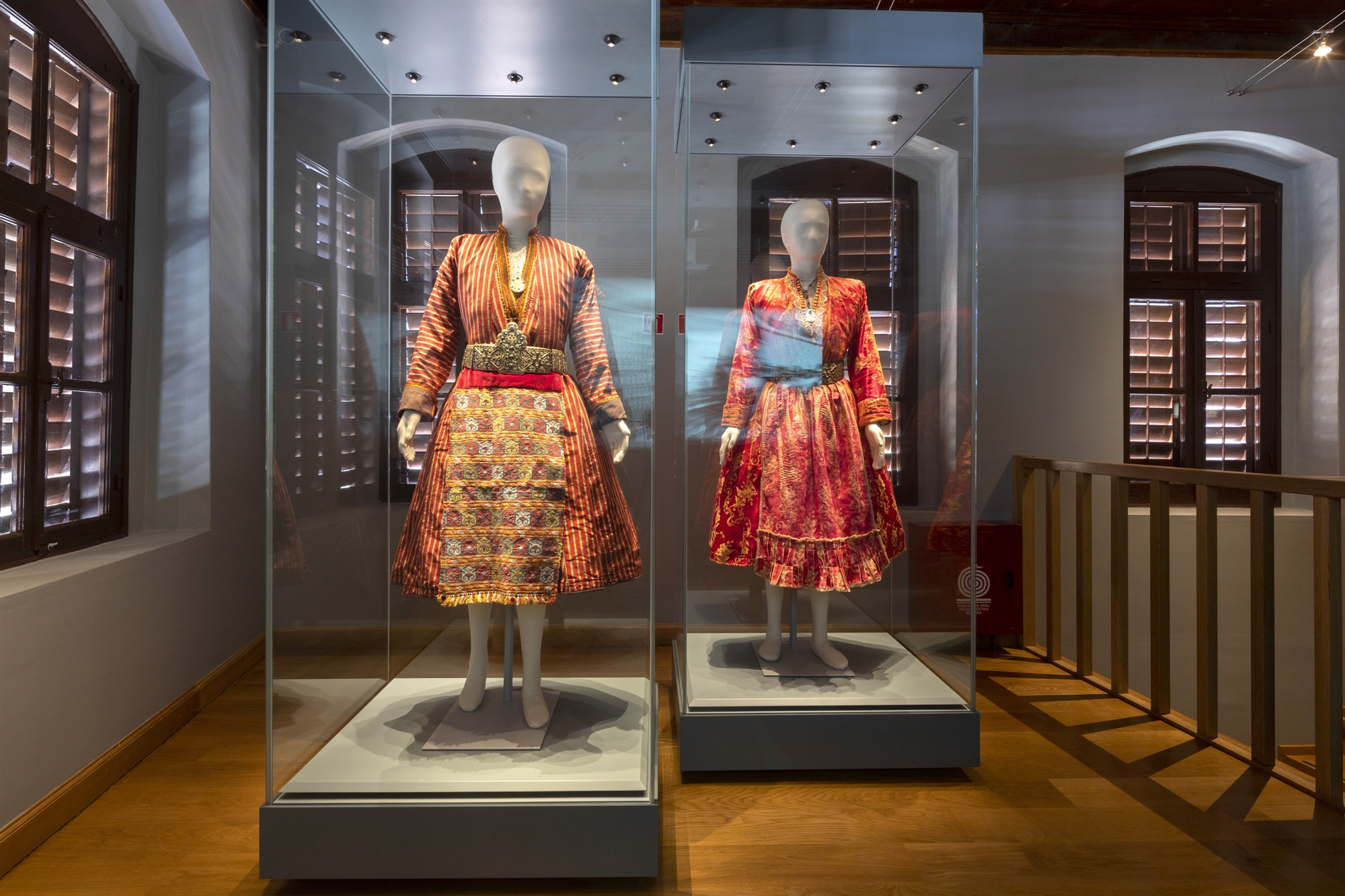 Μεταξένια συνομιλία δύο λαών-1