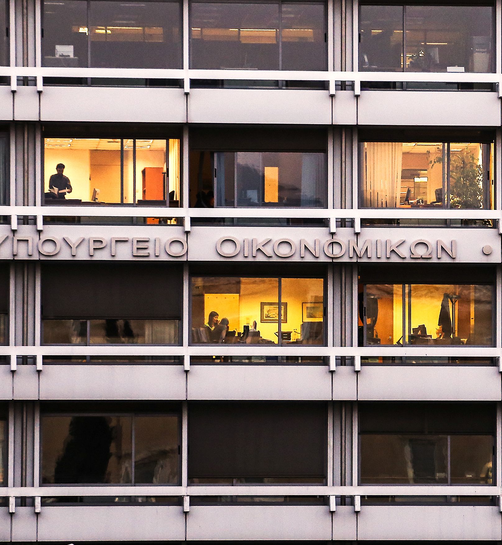 πόσο-κοστίζουν-οι-προεκλογικές-εξαγγ-562406005