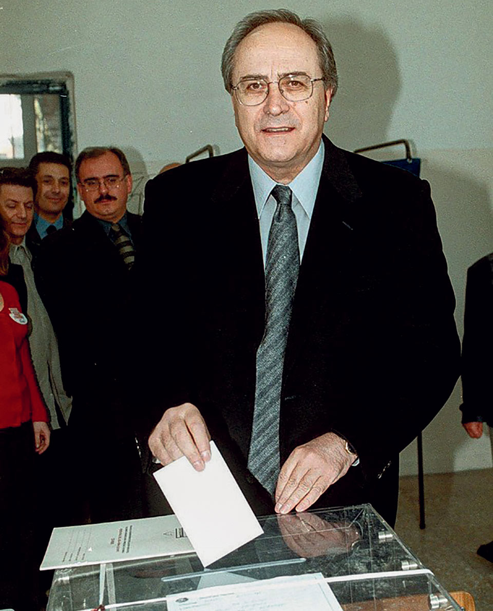 Η Ελλάδα στις κάλπες: 7 Μαρτίου 2004 – Ένας Καραμανλής και ένας Παπανδρέου ξανά αντιμέτωποι σε εκλογές-12