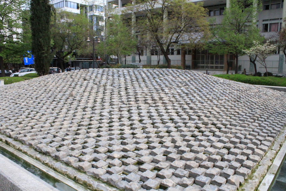 Πέθανε η γλύπτρια αστικού τοπίου Νέλλα Γκόλαντα-2