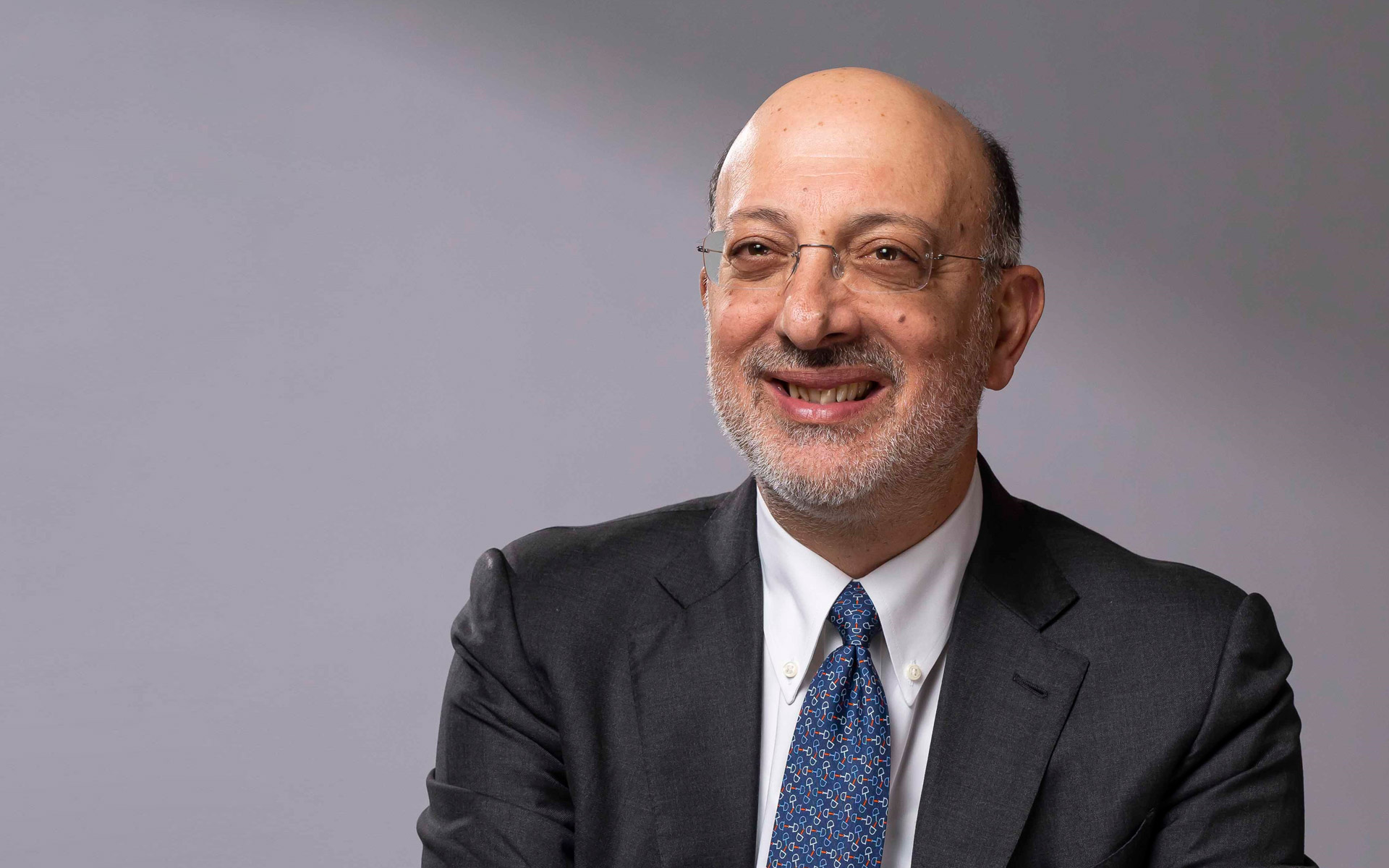 ο-αιμίλιος-κυριάκου-εξελέγη-νέος-πρόε-562403428