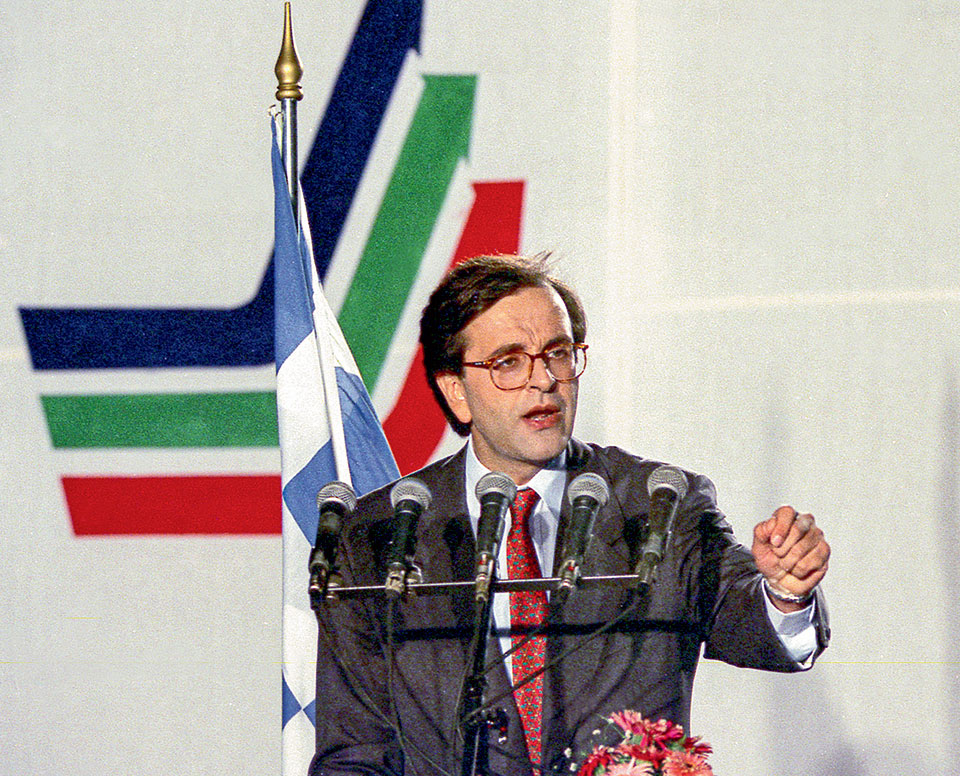 Η Ελλάδα στις κάλπες: 10 Οκτωβρίου  1993 – Από το «Σκοπιανό» στην επιστροφή του Α. Παπανδρέου  στην εξουσία-12