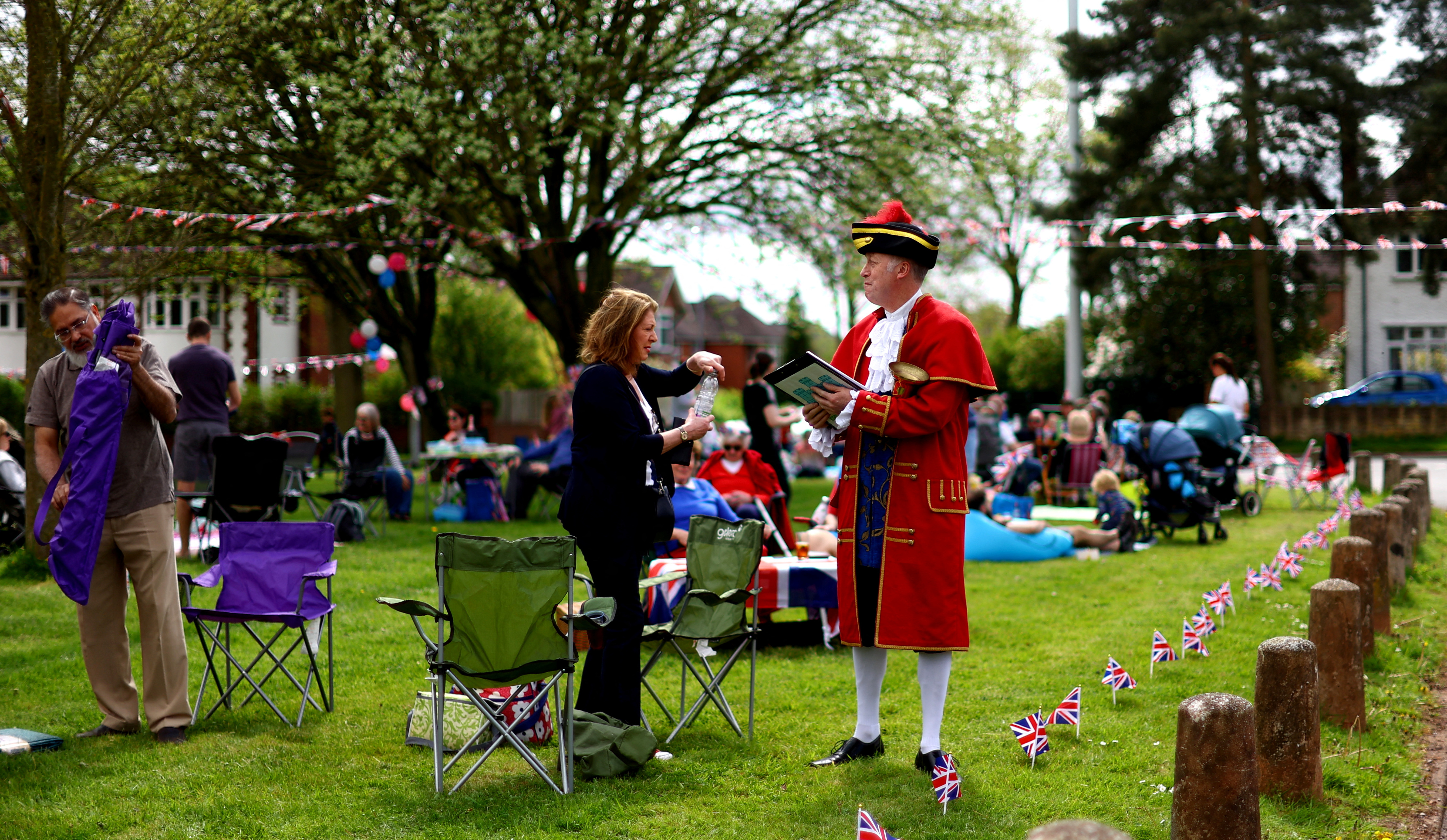 Στέψη Καρόλου: Ολη η Βρετανία ένα μεγάλο… πικνίκ (εικόνες)-11