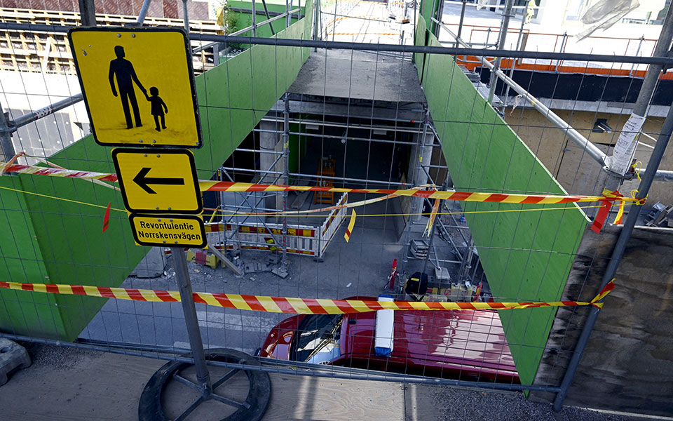 Φινλανδία: 26 μαθητές τραυματίστηκαν από την κατάρρευση πεζογέφυρας-1