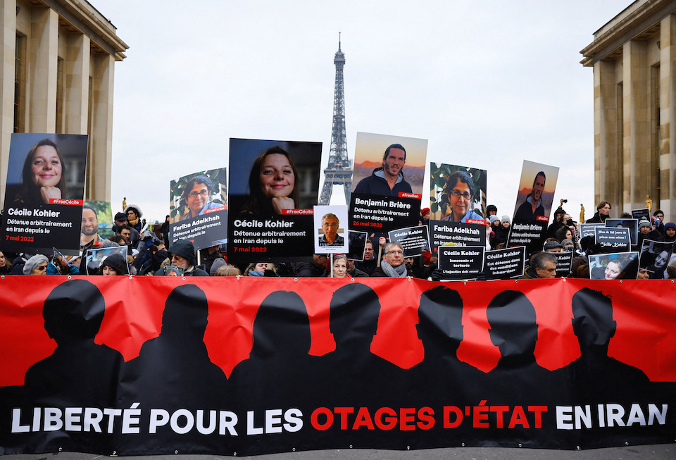 ιράν-απελευθερώθηκαν-δύο-από-τους-γάλ-562416667