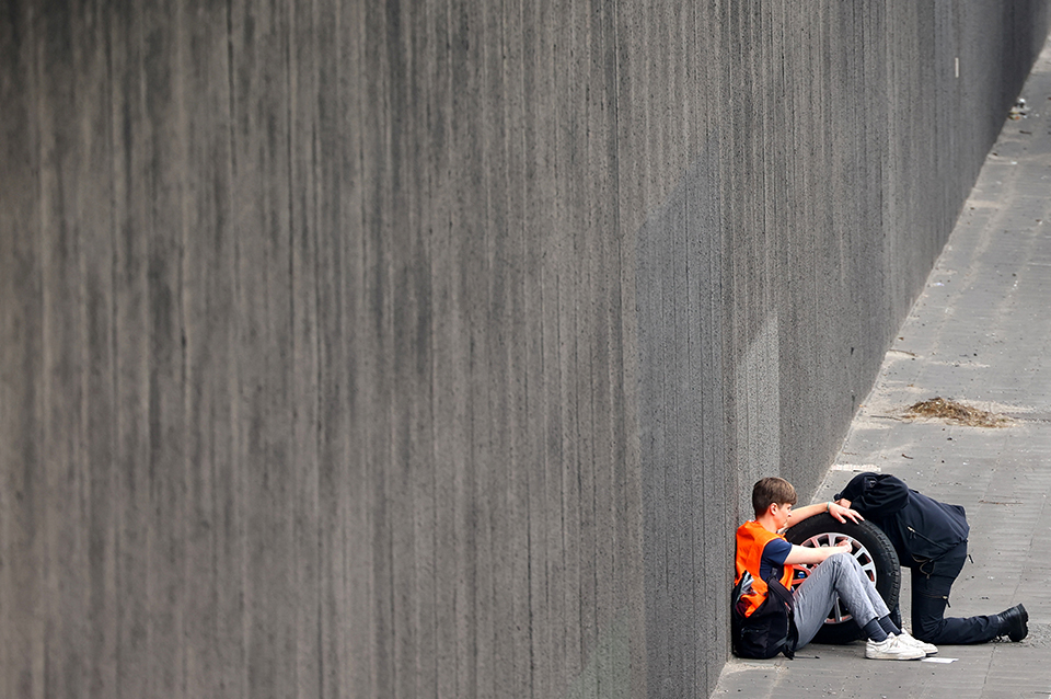 μετά-την-άσφαλτο-τα-αυτοκίνητα-562421491