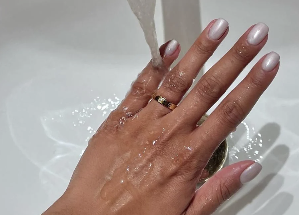 από-τα-jelly-στα-mermaid-nails-οι-τάσεις-στο-μανικιούρ-562423612