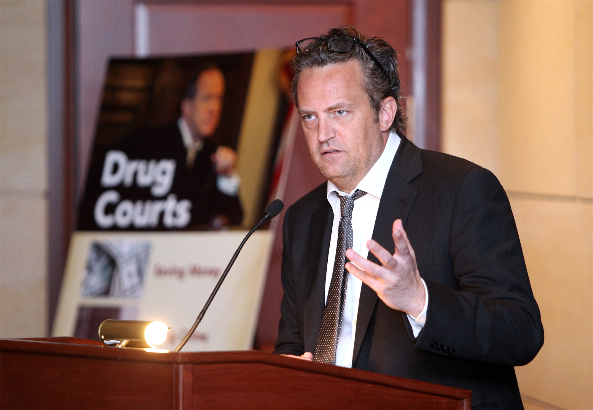 Οταν ο Τσάντλερ πάλευε με δαίμονες-4