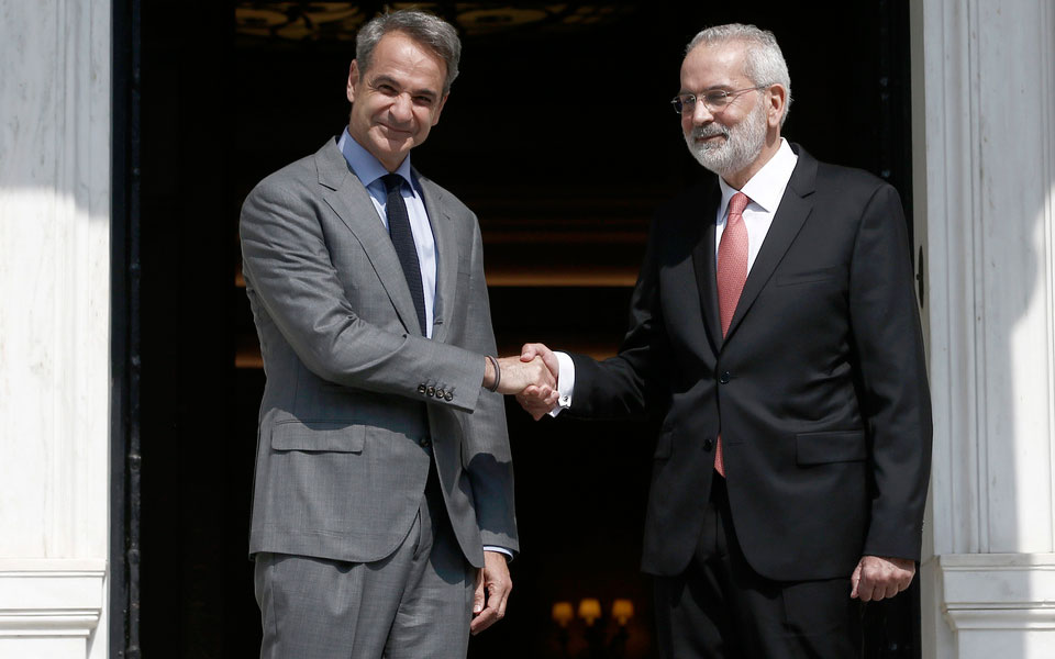 υπηρεσιακός-πρωθυπουργός-ορκίστηκε-562440160