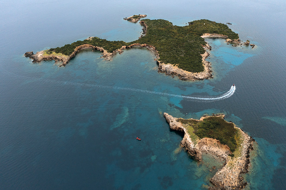 Μια νησίδα του Ιονίου γεμάτη φώκιες-4