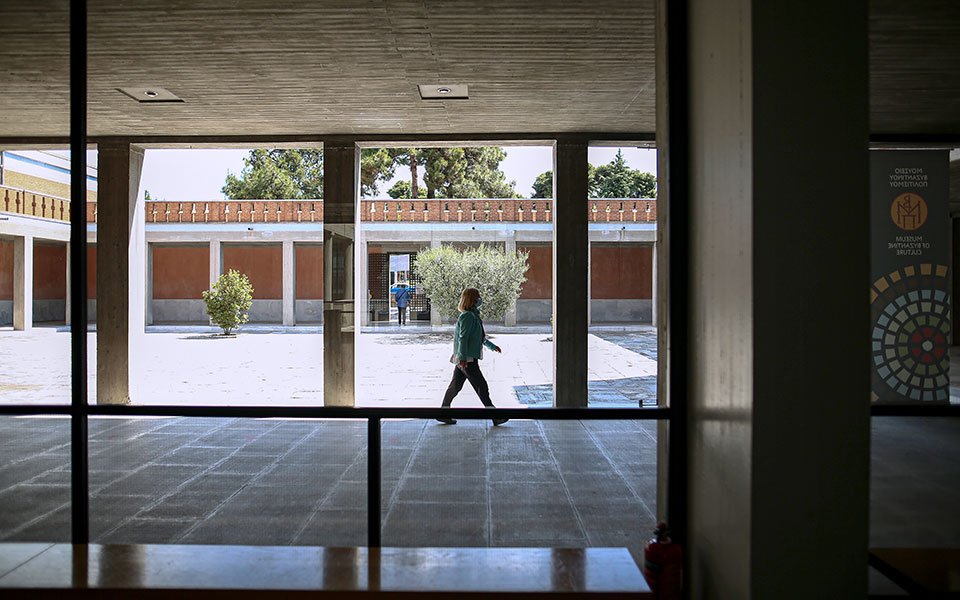 μπούλινγκ-στο-μουσείο-562419037