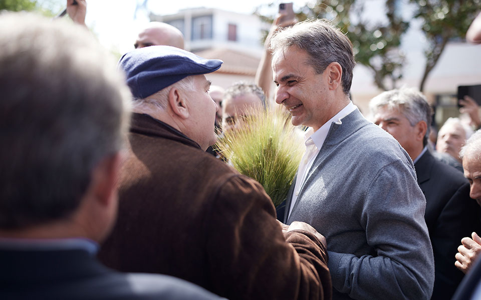 θεωρείο-σε-απόσταση-αναπνοής-562406596