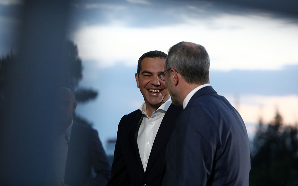 θεωρείο-η-πρόσκληση-ζούλα-στον-τσίπρα-562416076