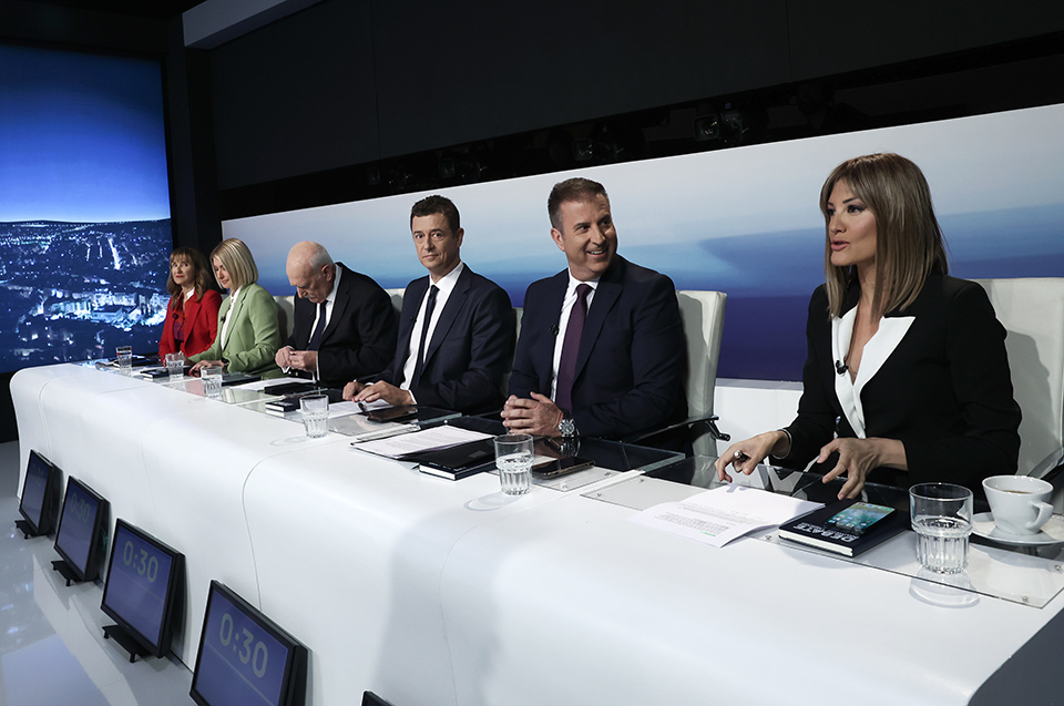 Επτά δημοσιογράφοι, ένα συμπέρασμα: Τι «γεύση» μας άφησε το ντιμπέιτ-3