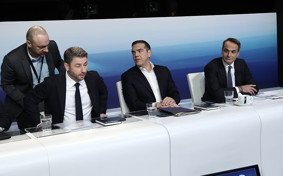 εκλογές-οι-στρατηγικές-με-το-βλέμμα-στ-562445365